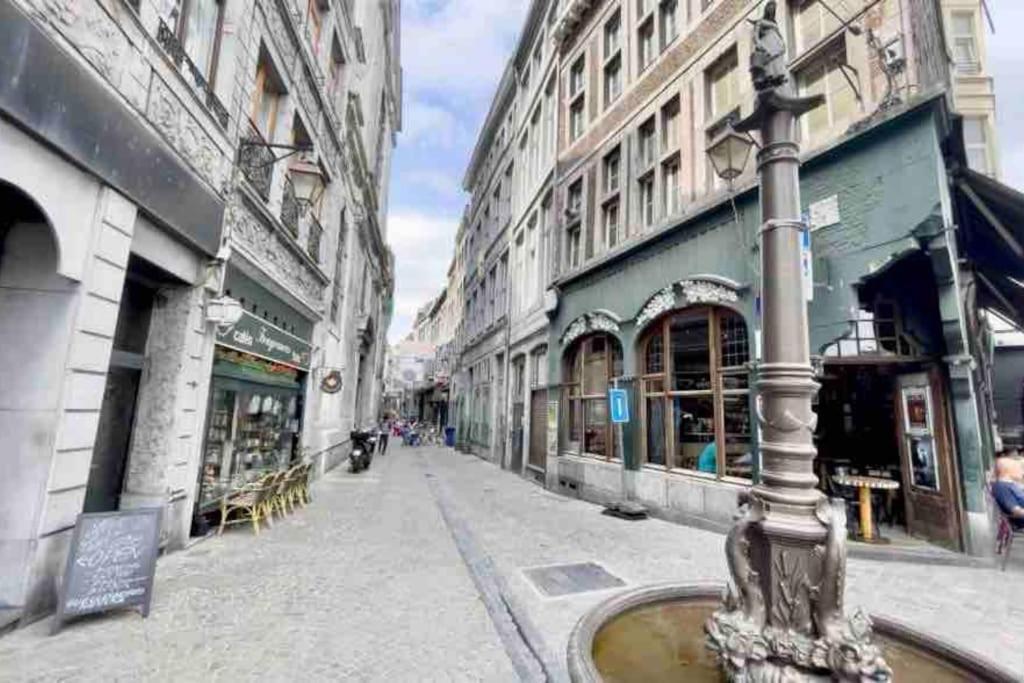 Le Neuvice - Place Du Marche, Quais, Bueren Lüttich
